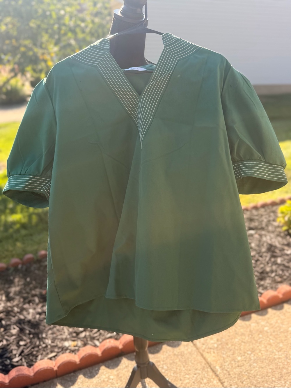 Women’s Emerald Green V-Neck Short Sleeve Blouse